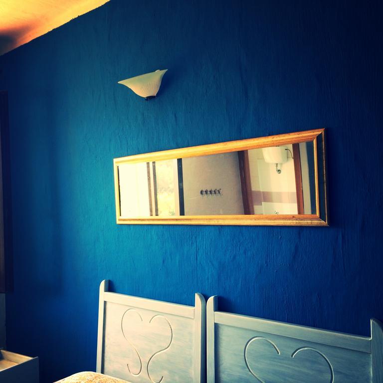 En Ville Bed And Breakfast Gonnesa Oda fotoğraf