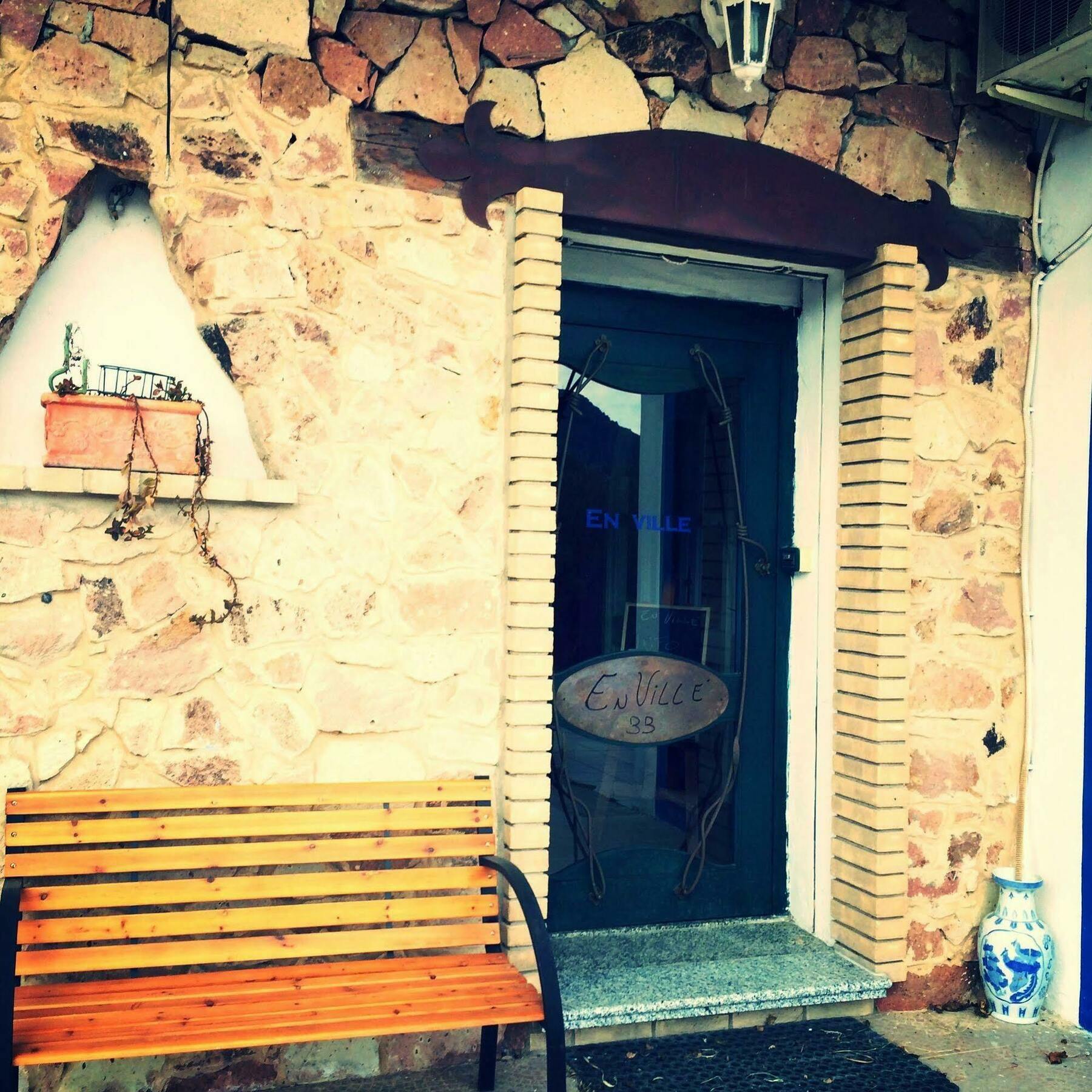 En Ville Bed And Breakfast Gonnesa Dış mekan fotoğraf